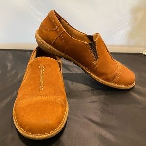 Born Nampa Style Moccasin Size 9.5 Nubuck Leather